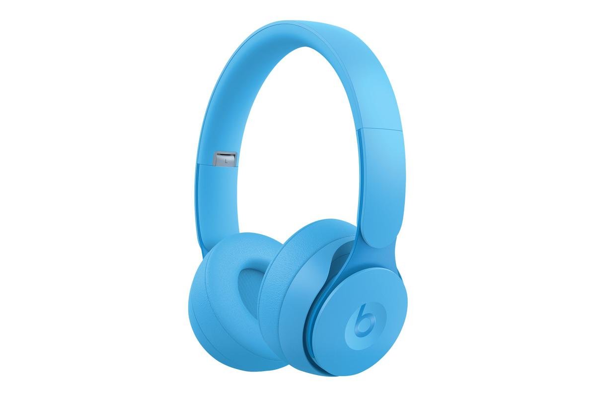 Skrigende lyseblå headphones
